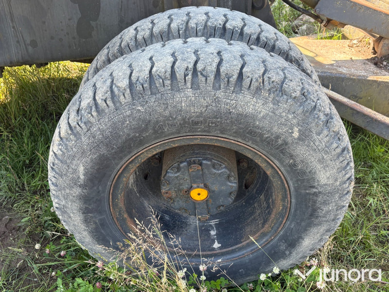 Åkerman hjulgrävare med tiltrotator & redskap