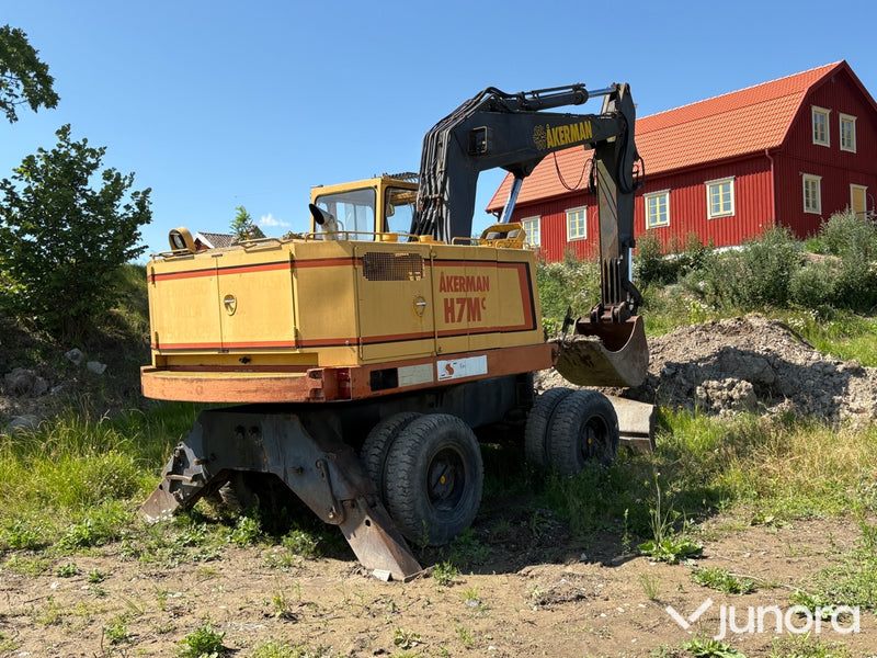 Åkerman hjulgrävare med tiltrotator & redskap
