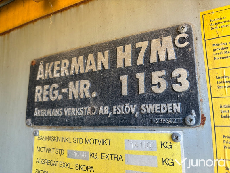 Åkerman hjulgrävare med tiltrotator & redskap