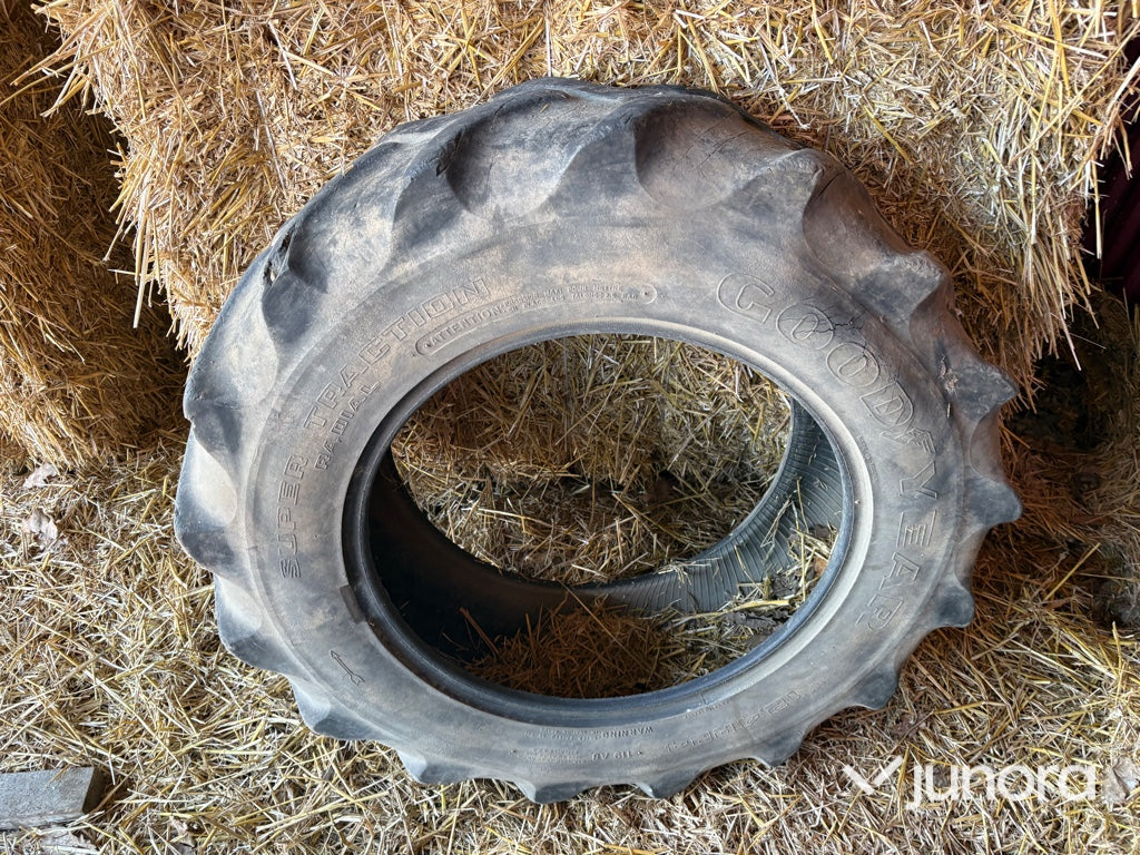 Traktordäck - Goodyear, Super Traction, 12.4 R24