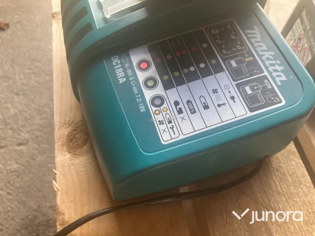 Batteriladdare med 2st batterier - Makita DC18RA