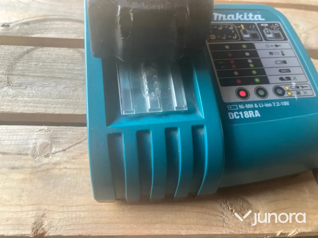Batteriladdare med 2st batterier - Makita DC18RA