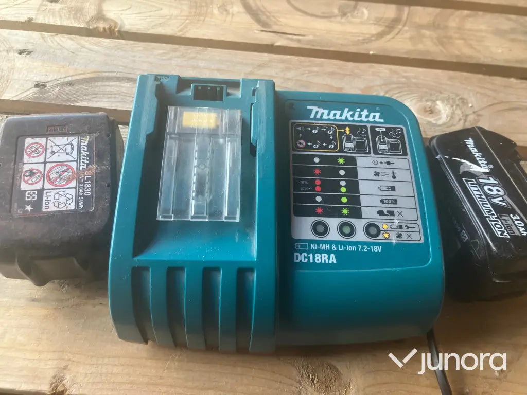 Batteriladdare med 2st batterier - Makita DC18RA