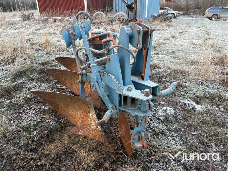 Treskärig plog - Överum