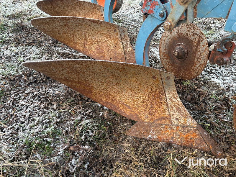 Treskärig plog - Överum