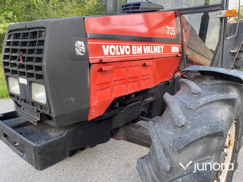 Valtra Valmet 705