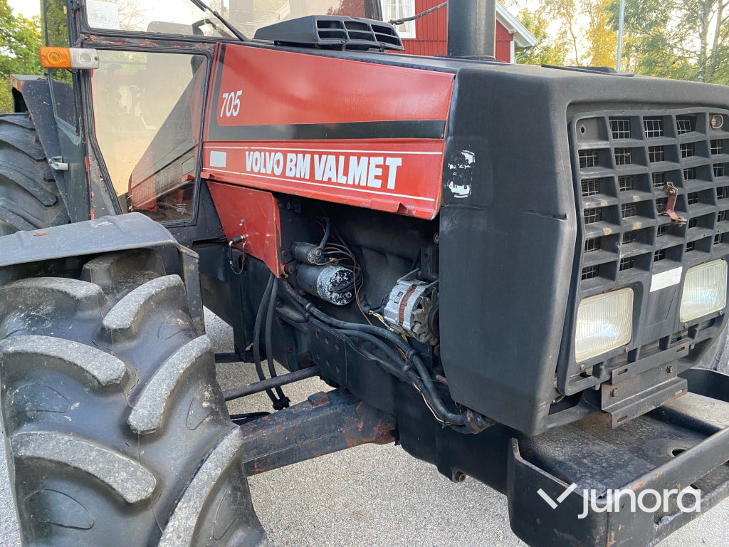 Valtra Valmet 705