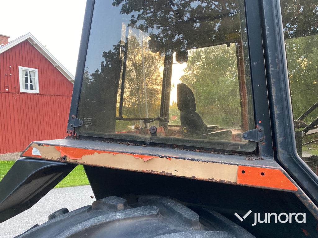 Valtra Valmet 705
