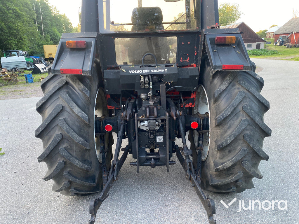 Valtra Valmet 705