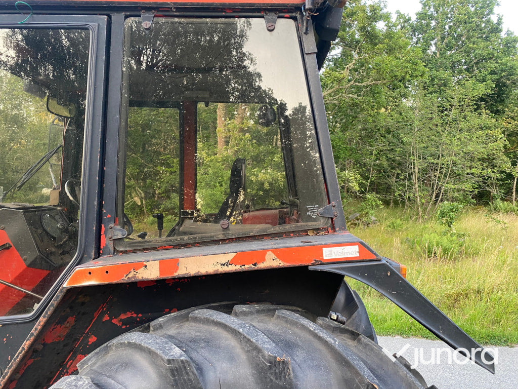 Valtra Valmet 705