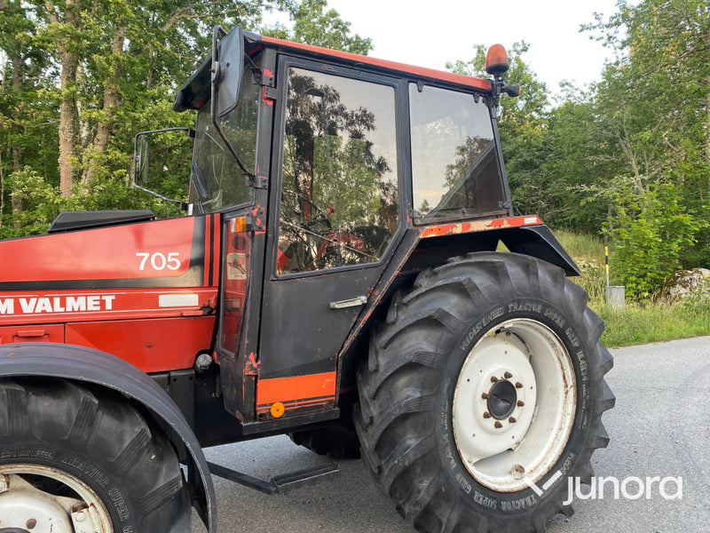 Valtra Valmet 705
