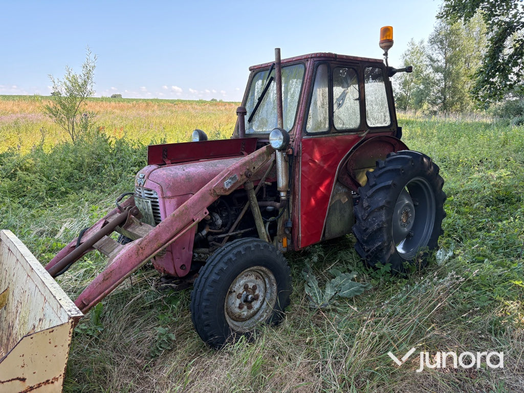 Traktor - Massey Ferguson MF 35, nya bakdäck
