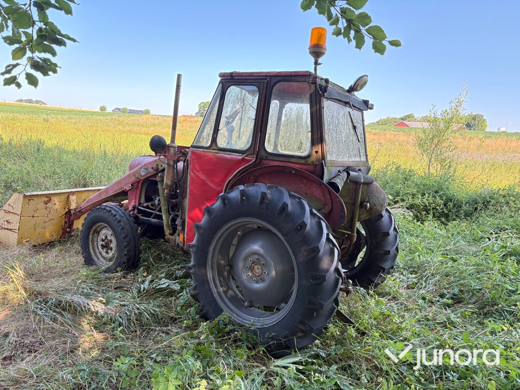 Traktor - Massey Ferguson MF 35, nya bakdäck