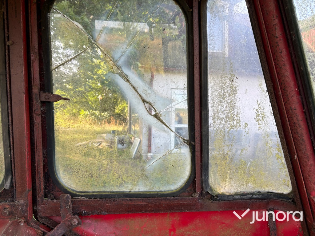 Traktor - Massey Ferguson MF 35, nya bakdäck