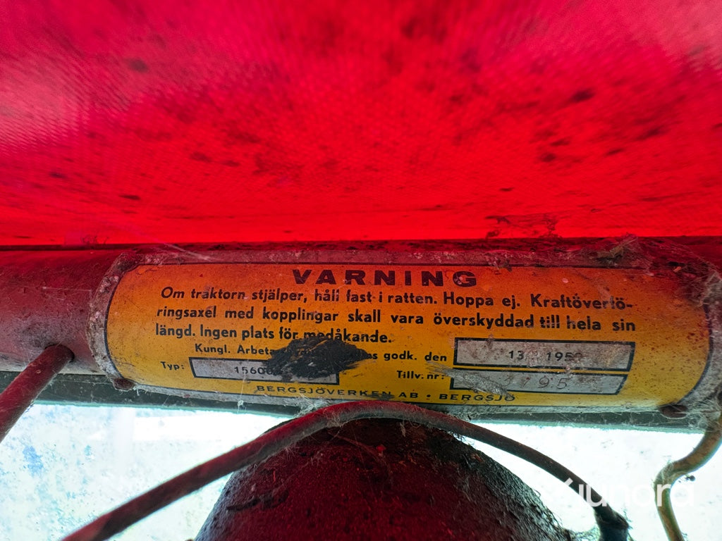 Traktor - Massey Ferguson MF 35, nya bakdäck
