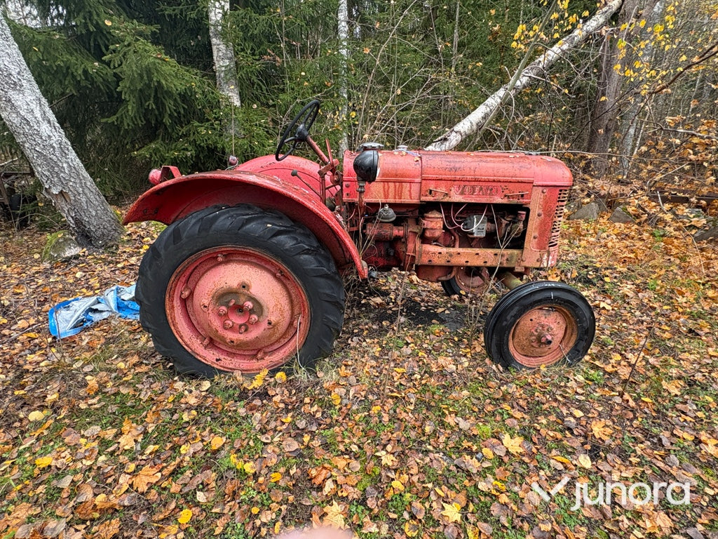 Traktor Volvo T-22