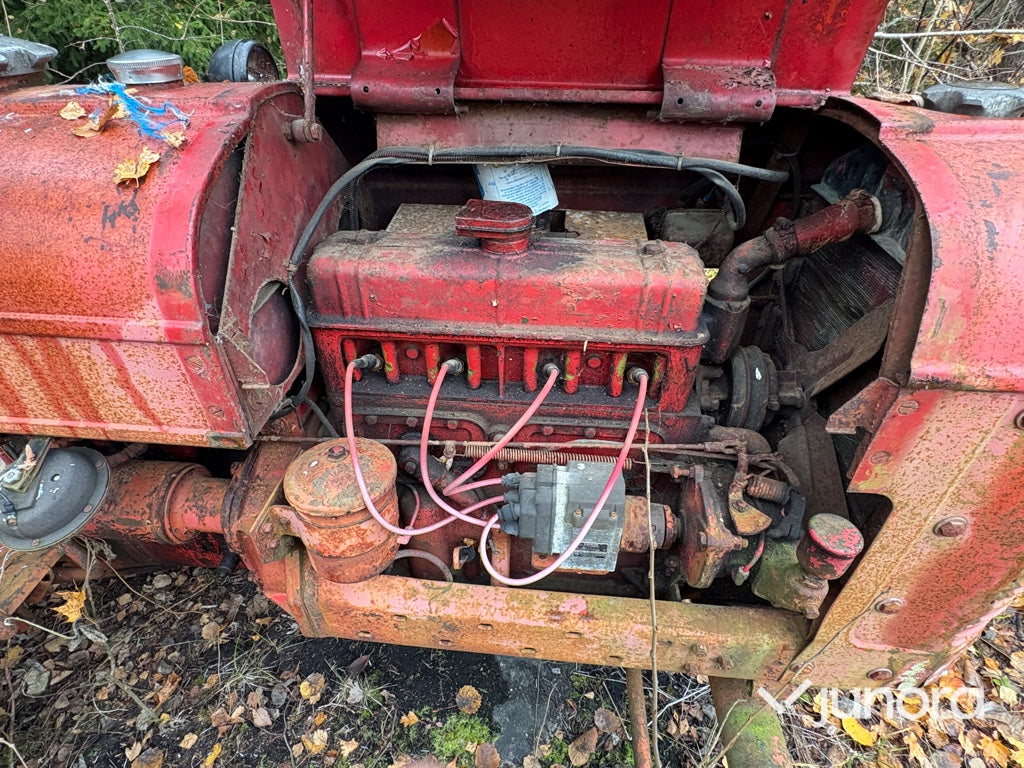Traktor Volvo T-22