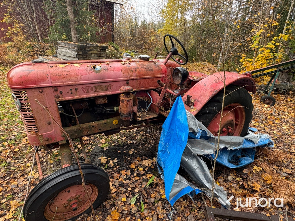 Traktor Volvo T-22
