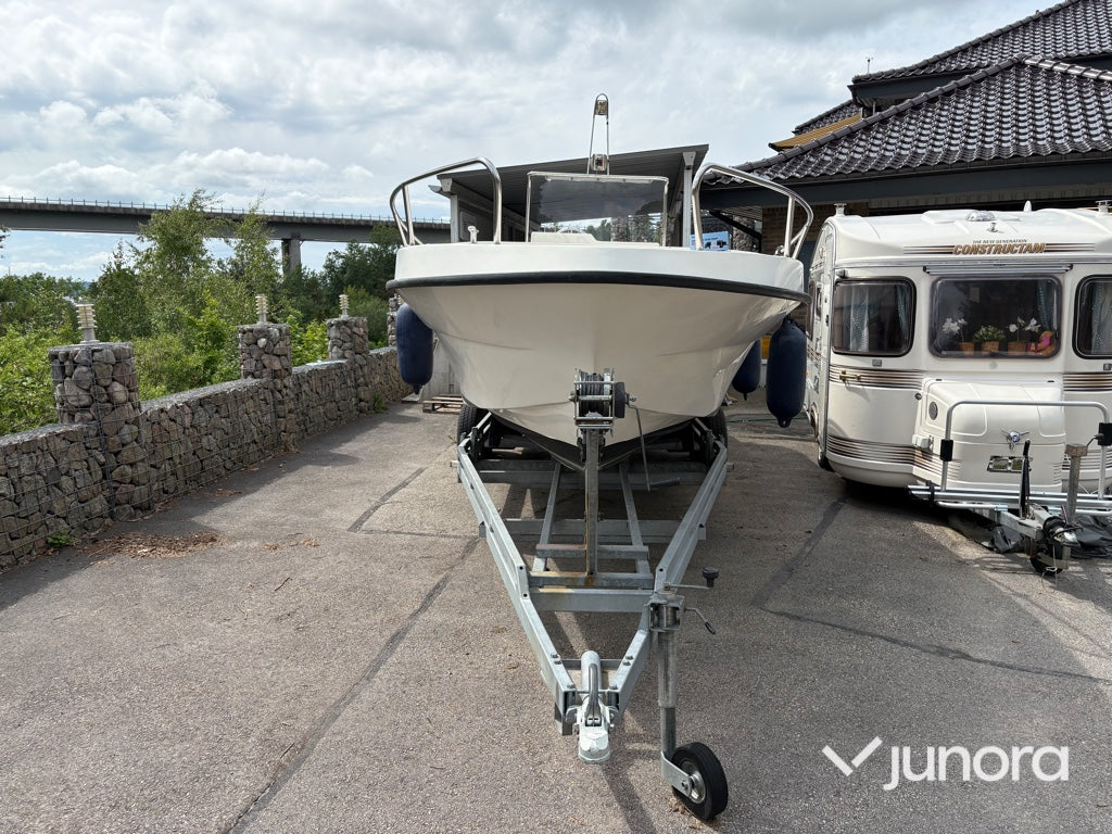 Motorbåt med trailer - Sandö, 785