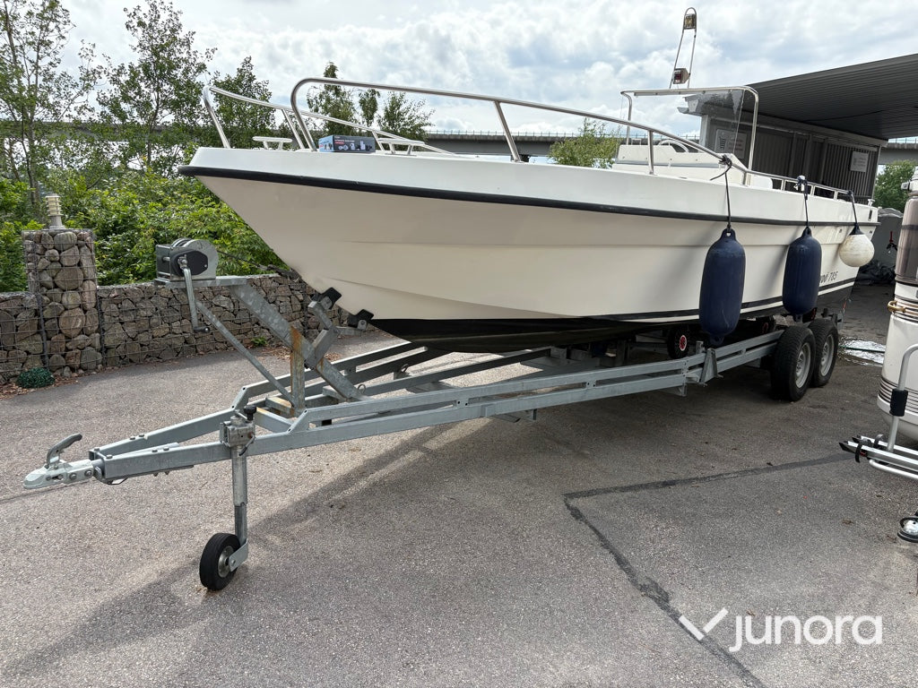 Motorbåt med trailer - Sandö, 785