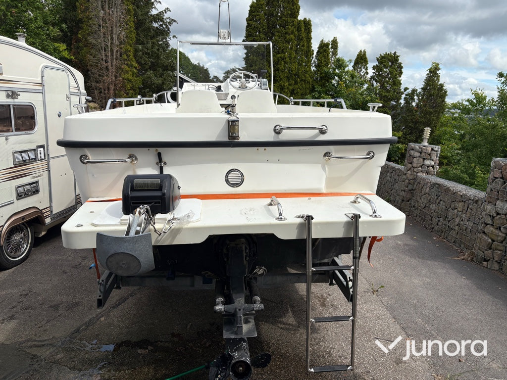 Motorbåt med trailer - Sandö, 785