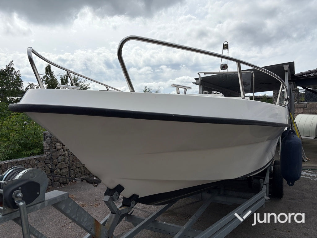 Motorbåt med trailer - Sandö, 785