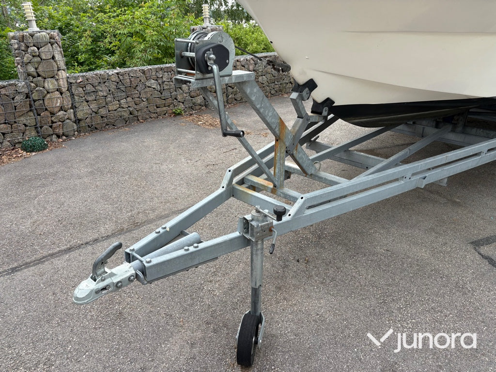 Motorbåt med trailer - Sandö, 785