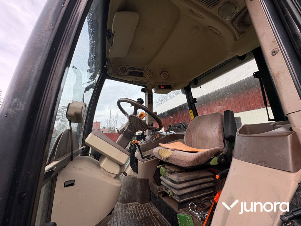 Traktor - John Deere 5820