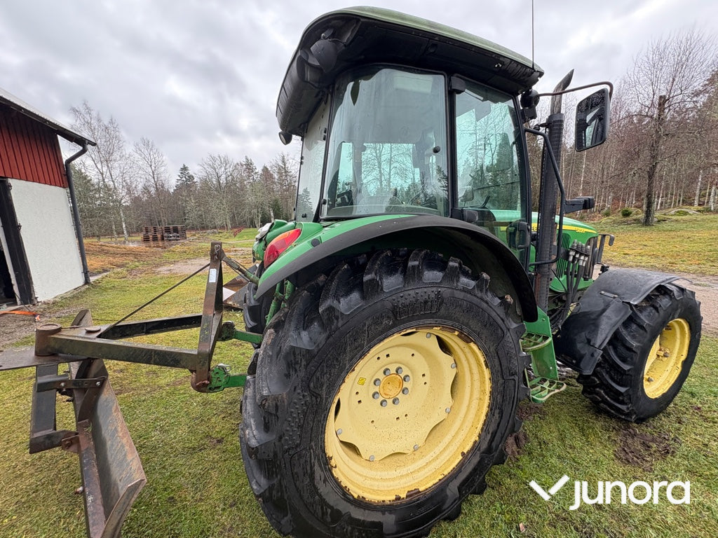 Traktor - John Deere 5820