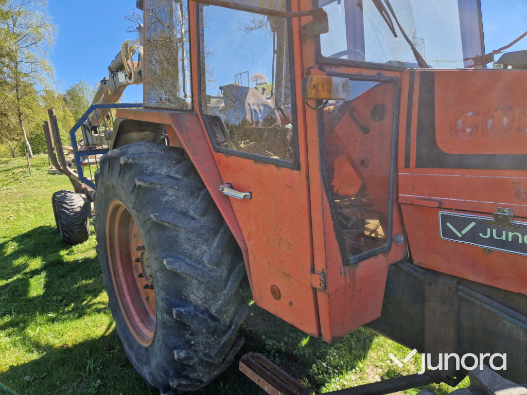 Traktor - Valmet, 605-4