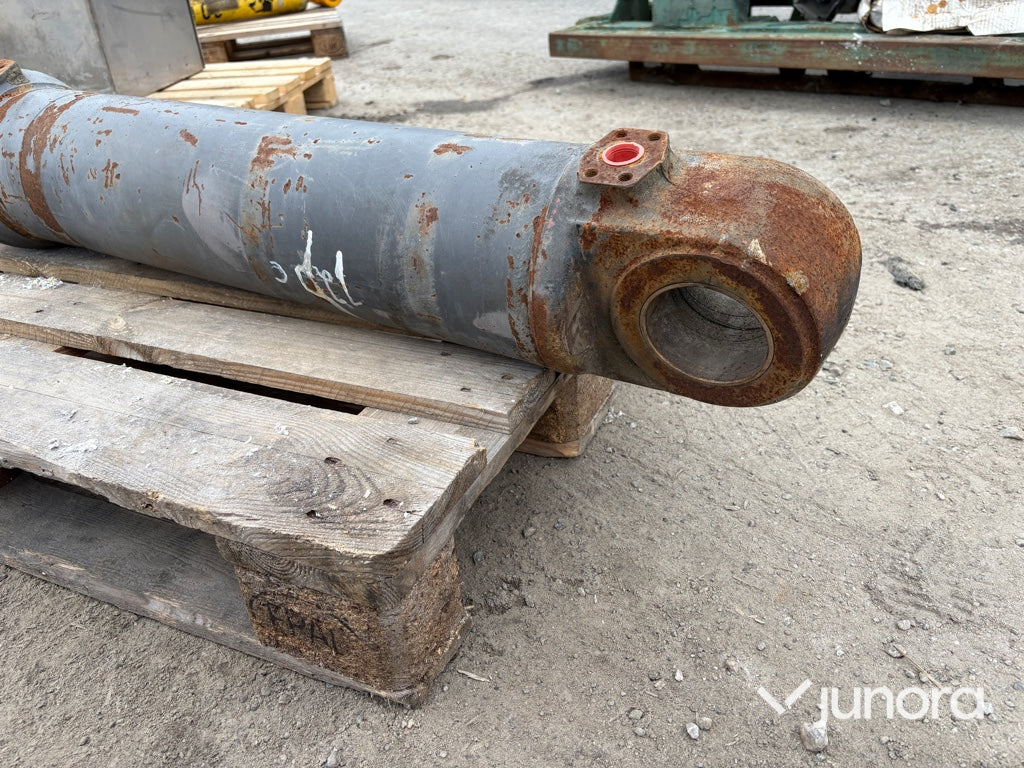 Lyftcylinder Volvo hjullastare L120C