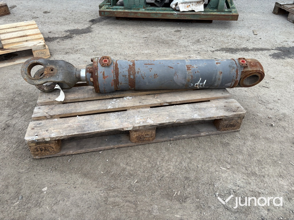 Lyftcylinder Volvo hjullastare L120C
