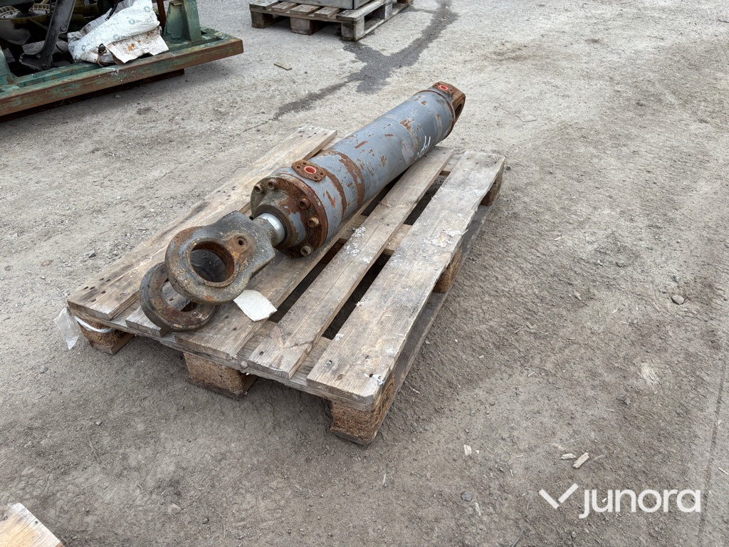 Lyftcylinder Volvo hjullastare L120C