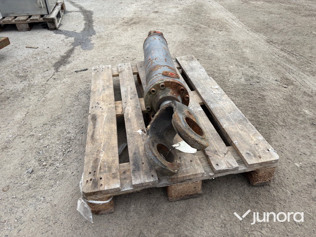 Lyftcylinder Volvo hjullastare L120C