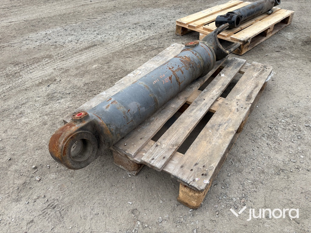 Lyftcylinder Volvo hjullastare L120C