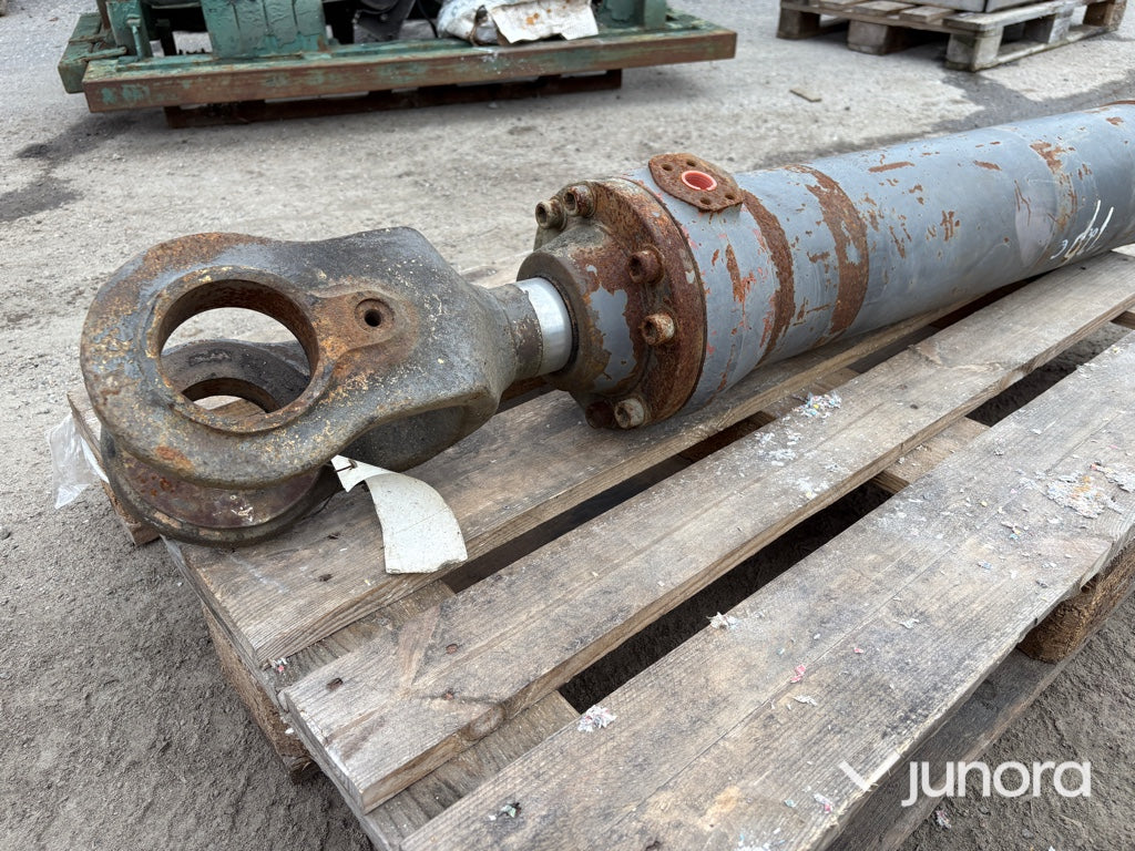 Lyftcylinder Volvo hjullastare L120C