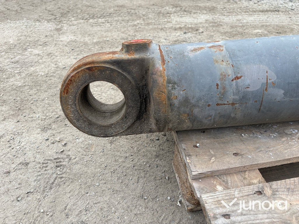 Lyftcylinder Volvo hjullastare L120C