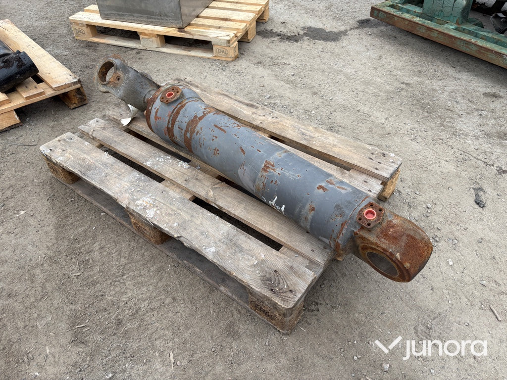 Lyftcylinder Volvo hjullastare L120C