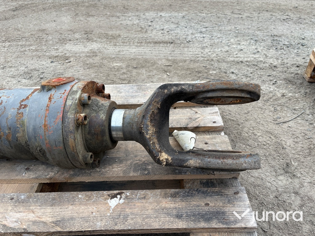 Lyftcylinder Volvo hjullastare L120C