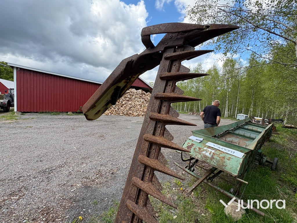 Slåtterbalk - Mads Amby