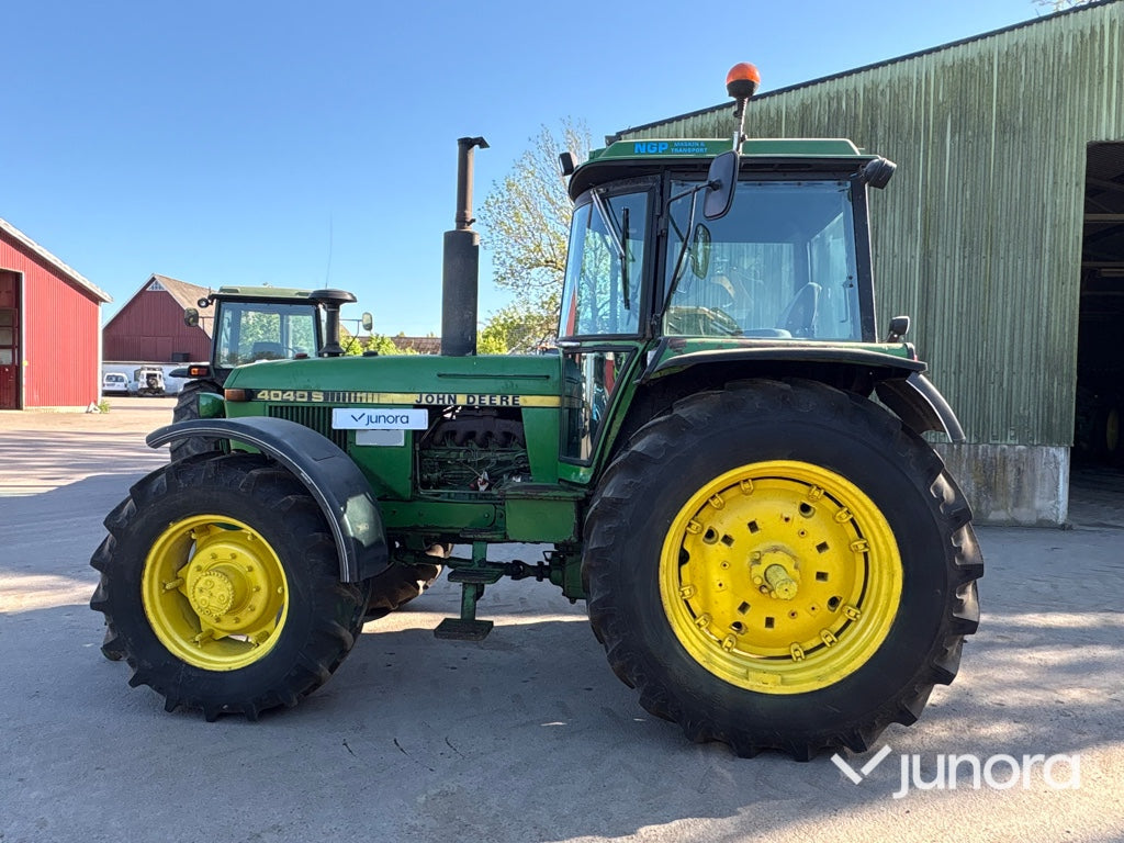 Traktor - John Deere, 4040S MFWD
