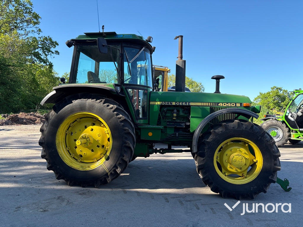 Traktor - John Deere, 4040S MFWD