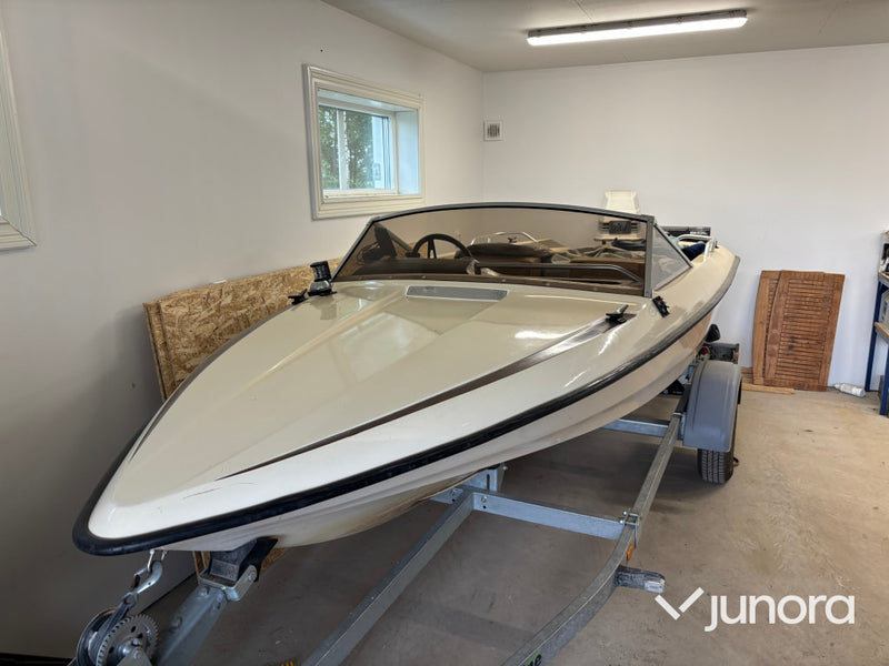 Sportbåt Fletcher Arrow med trailer