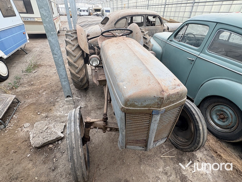 Traktor - Massey Ferguson, TEA-20