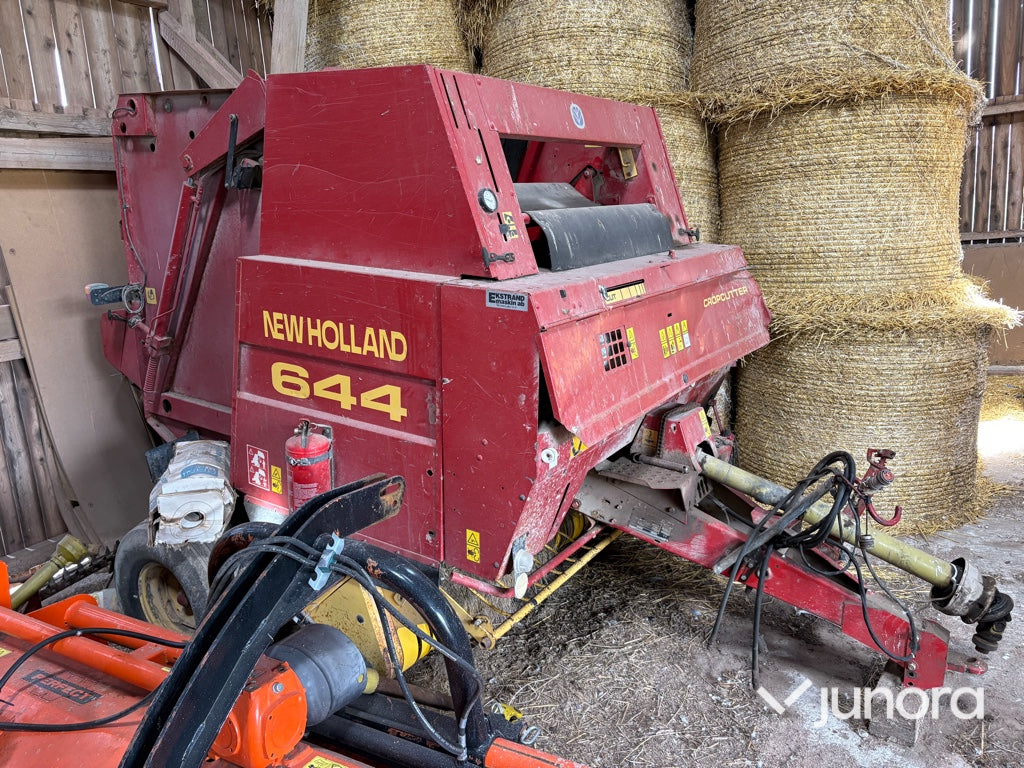 Rundbalspress - New Holland, 644