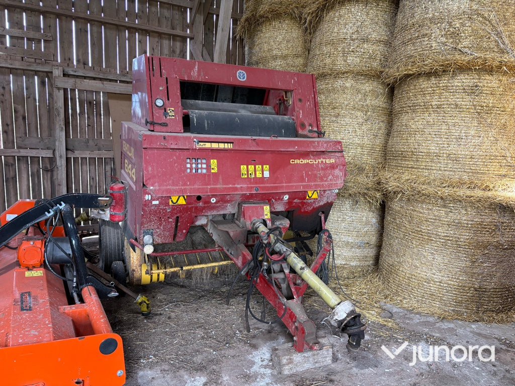 Rundbalspress - New Holland, 644