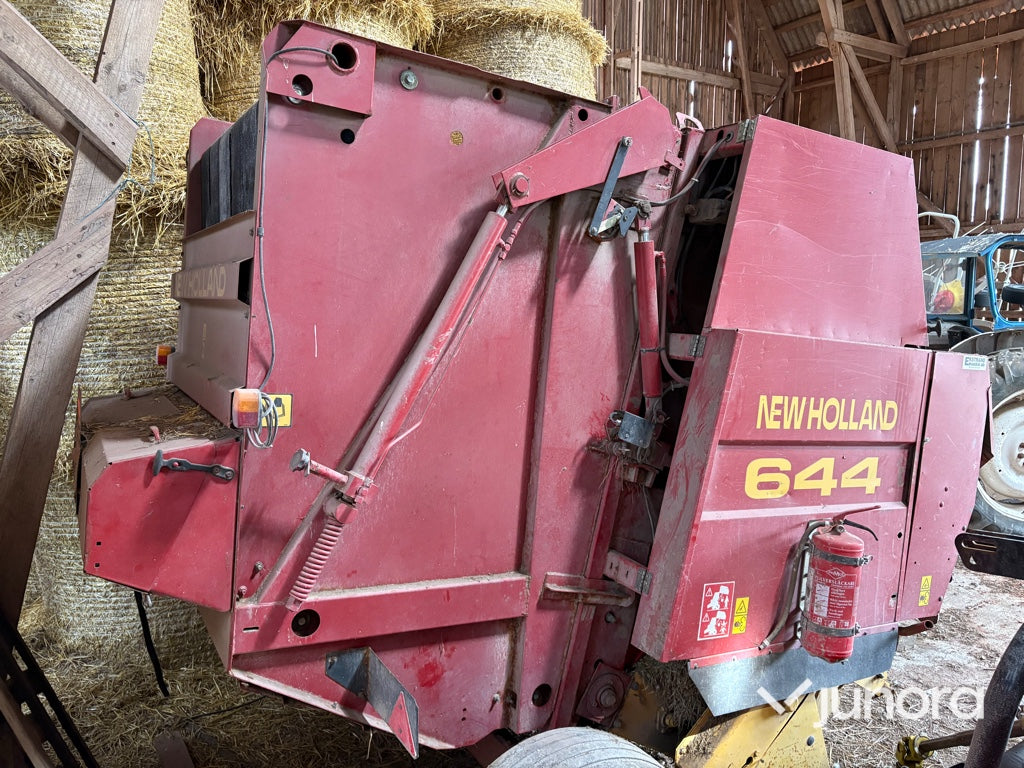 Rundbalspress - New Holland, 644