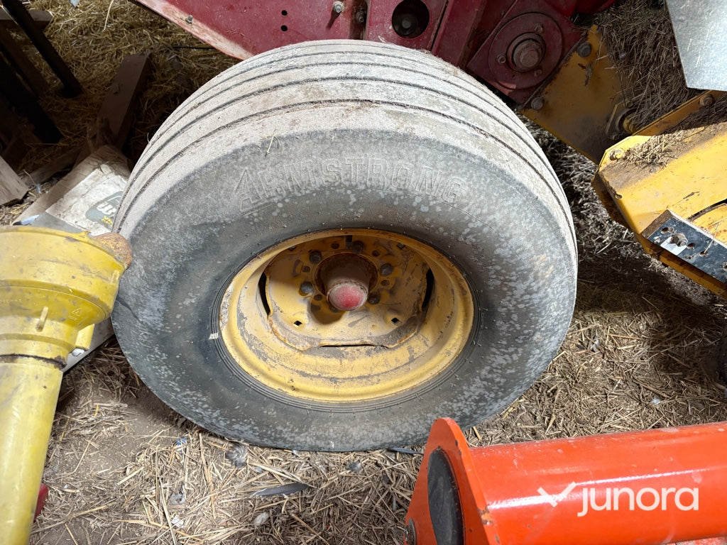 Rundbalspress - New Holland, 644