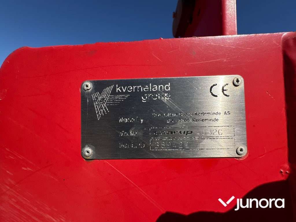 Slotterkross - Kverneland, Taarup 4032C