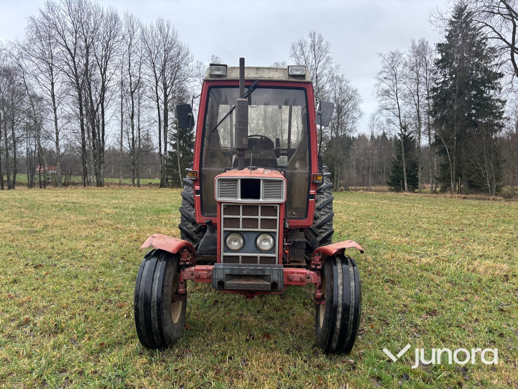 Traktor - IH 685XL